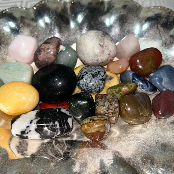 5 Assorted Raw and Polished Stones - Picture 2 of 2